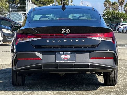 New 2026 Hyundai Elantra SE FWD image 7
