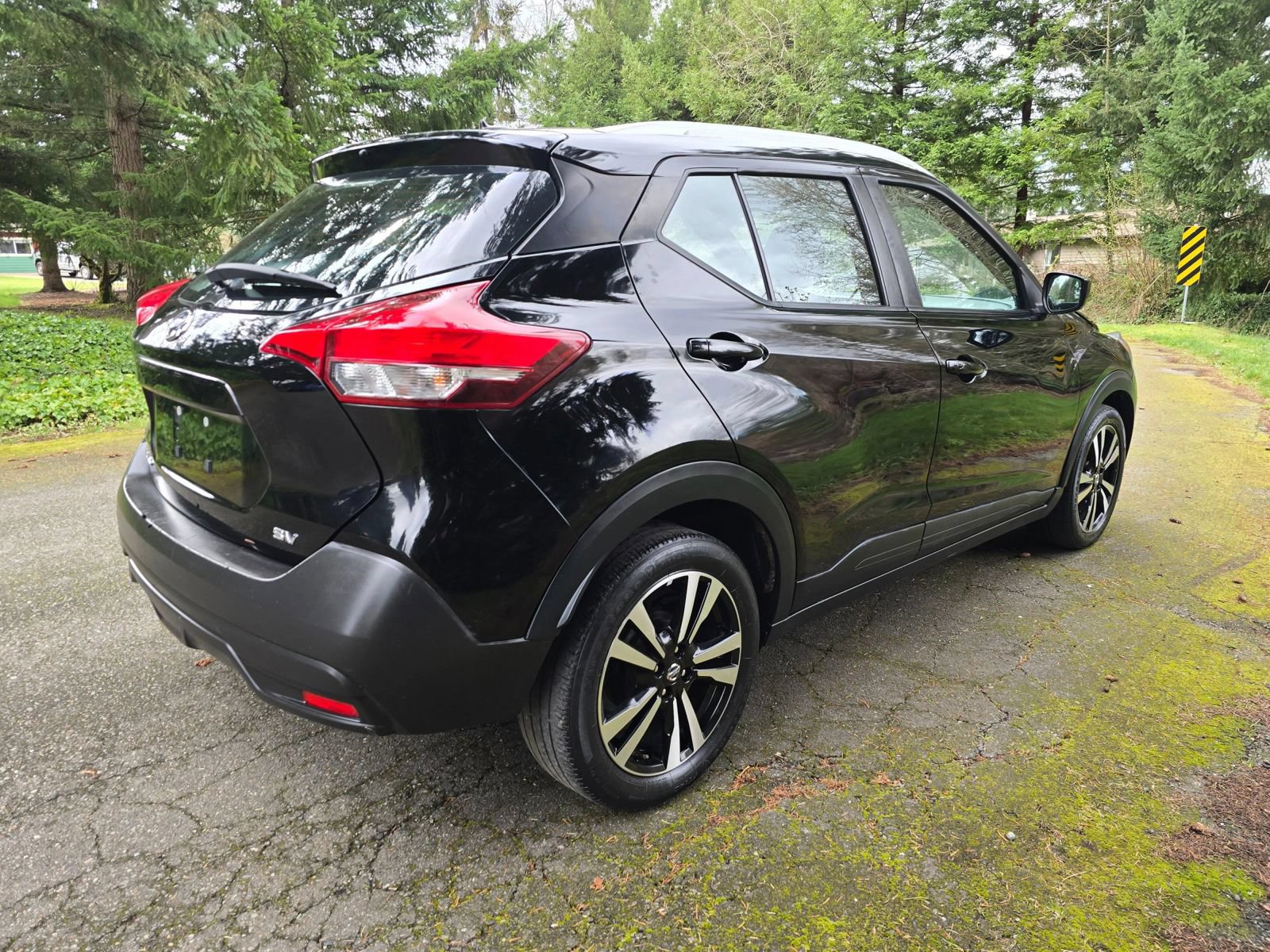 Used 2019 Nissan Kicks SV FWD image 5