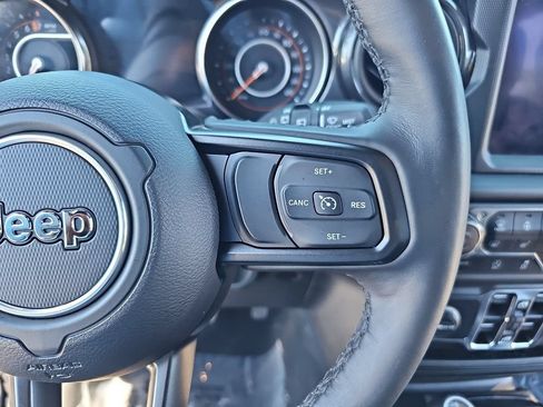 Used 2022 Jeep Wrangler Unlimited Sport AWD/4WD image 17