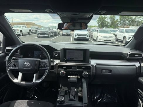Used 2025 Toyota 4Runner SR5 AWD/4WD image 13
