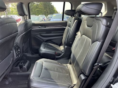Used 2023 Jeep Grand Cherokee L Limited w/ Black Appearance Package image 25