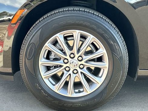 Used 2023 Buick Enclave Essence FWD image 33