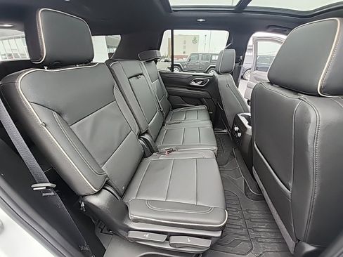 Certified 2024 GMC Yukon SLT w/ SLT Premium Package image 21