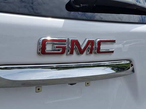 Used 2024 GMC Terrain SLE FWD image 29