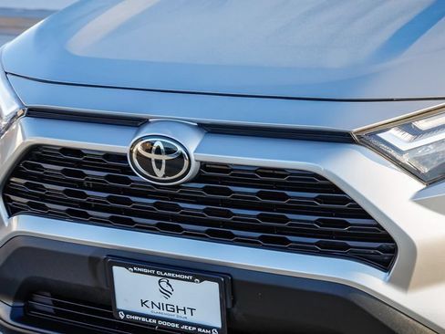 Used 2023 Toyota RAV4 XLE AWD/4WD image 6