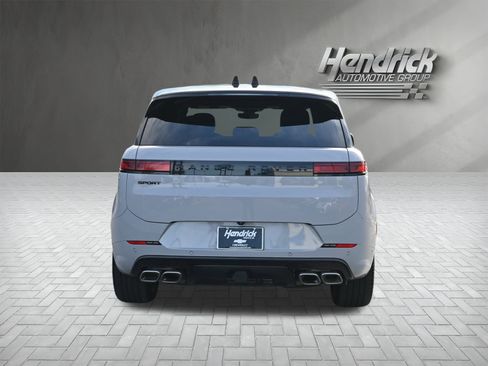Used 2025 Land Rover Range Rover Sport Dynamic SE image 10