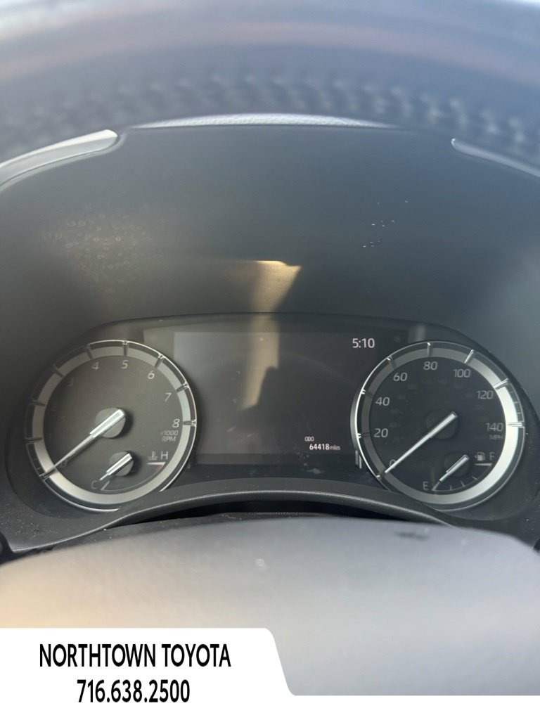 Used 2021 Toyota Highlander XLE FWD image 21