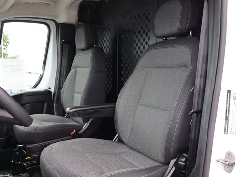 Used 2025 RAM ProMaster 2500 w/ U-Haul Equipment Group FWD image 5