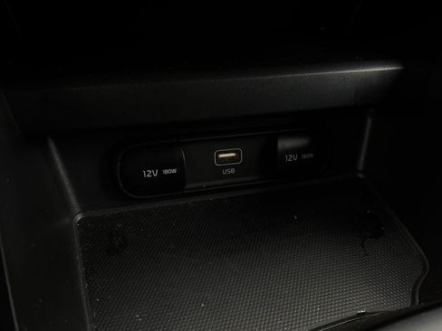 Used 2025 Kia Soul LX w/ LX Technology Package FWD image 22