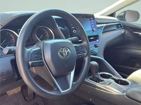 Used 2021 Toyota Camry LE image 27