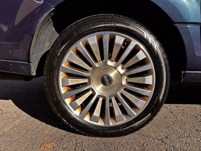 Used 2017 Lincoln Navigator L Select AWD/4WD image 34