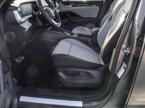 New 2026 Volkswagen Tiguan SE R-Line image 22