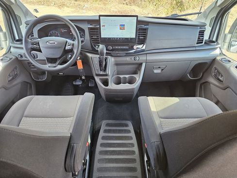 Used 2023 Ford Transit 350 XLT image 8