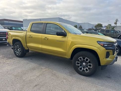 Used 2023 Chevrolet Colorado Z71 w/ Z71 Convenience Package 2 image 4