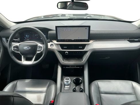 Used 2025 Ford Explorer Active w/ Active Comfort Package AWD/4WD image 17