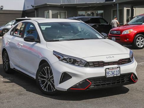Certified 2023 Kia Forte GT-Line image 2