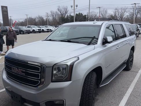 Used 2017 GMC Yukon XL SLT w/ Open Road Package image 4