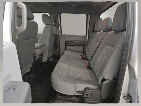 Used 2016 Ford F250 XL w/ Power Equipment Group AWD/4WD image 8