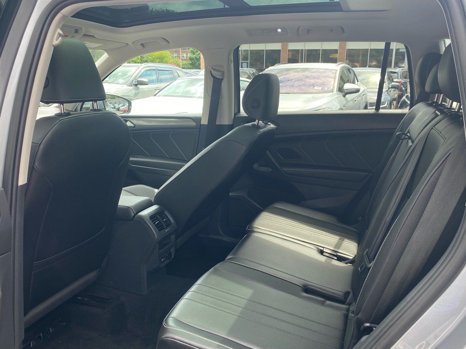 Certified 2024 Volkswagen Tiguan SE AWD/4WD image 17