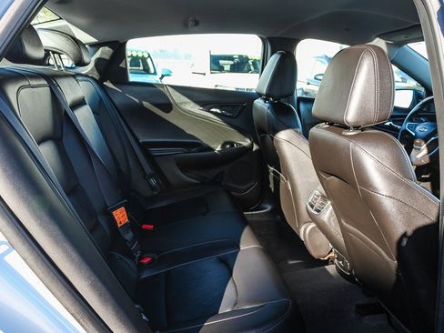 Used 2018 Chevrolet Malibu LT w/ Leather Package image 18