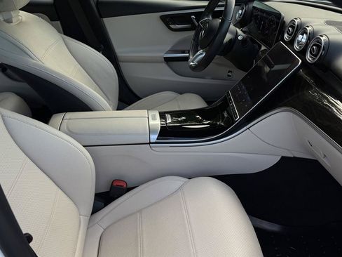 Used 2023 Mercedes-Benz C 300 4MATIC Sedan w/ Exclusive Trim Package image 43