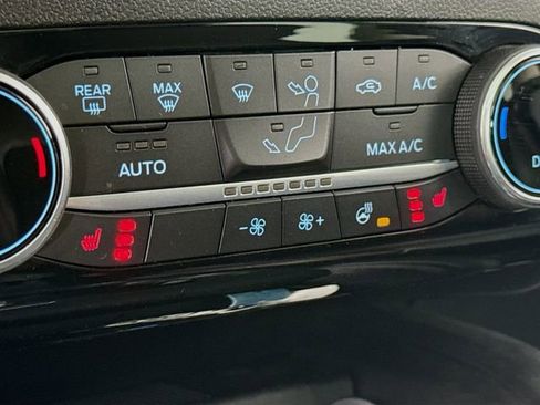 Certified 2022 Ford Escape SEL w/ SEL Stealth AWD Package image 21