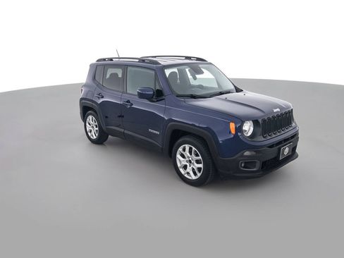Used 2016 Jeep Renegade Latitude FWD image 3