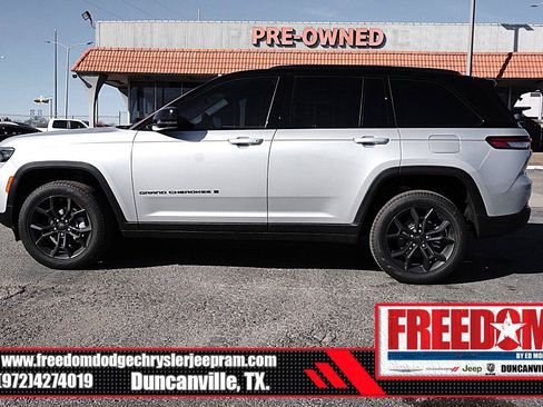 New 2025 Jeep Grand Cherokee Limited AWD/4WD image 2