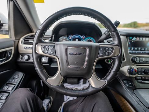 Used 2020 GMC Yukon Denali w/ Open Road Package image 19