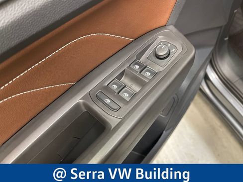 Certified 2023 Volkswagen Atlas SE w/ Panoramic Sunroof Package AWD/4WD image 18