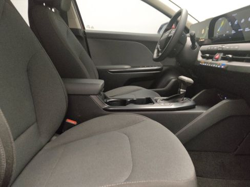 Used 2025 Kia K4 FWD image 21