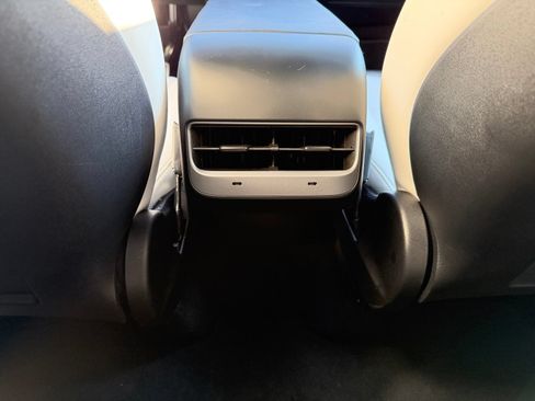 Used 2024 Tesla Model Y Performance AWD/4WD image 29