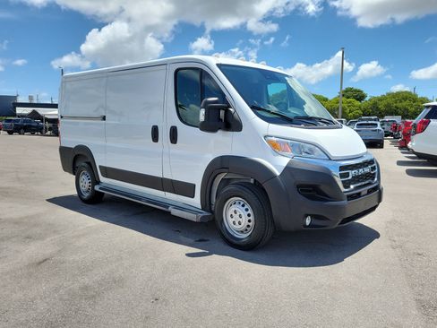 Used 2025 RAM ProMaster 2500 w/ U-Haul Equipment Group FWD image 3