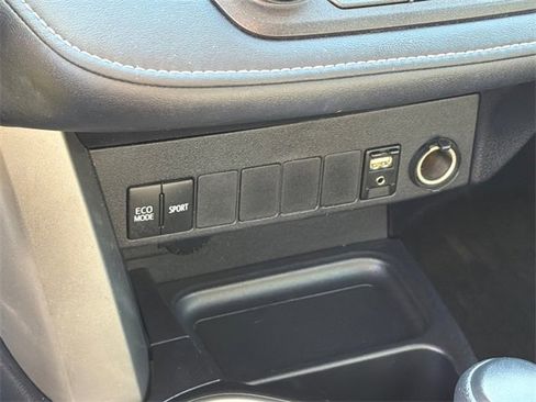 Used 2016 Toyota RAV4 XLE image 23