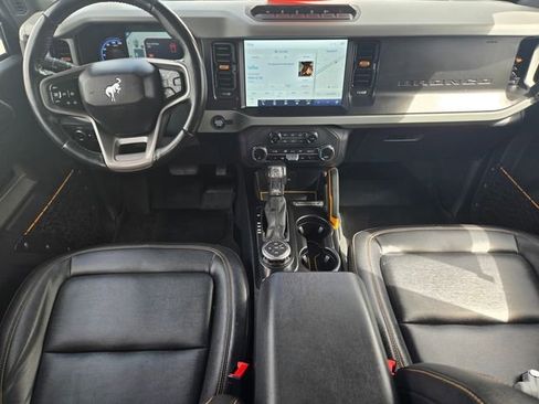 Used 2023 Ford Bronco Badlands w/ Sasquatch Package AWD/4WD image 12