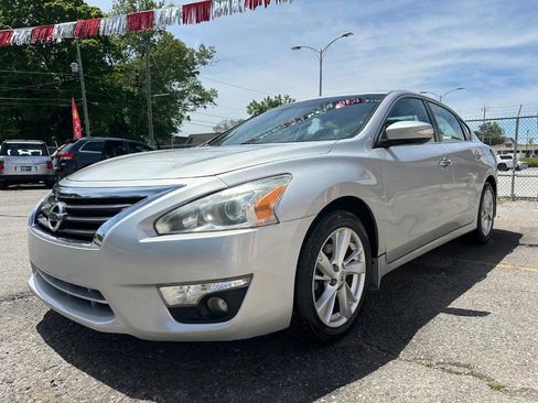 Used 2015 Nissan Altima 2.5 SL w/ Moonroof Package FWD image 3