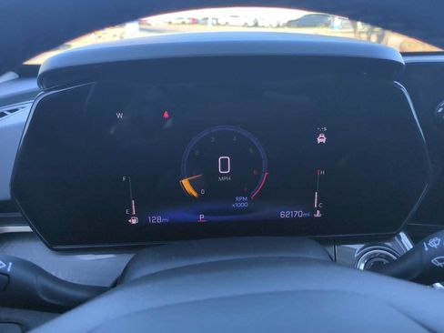 Used 2024 Chevrolet Trax ACTIV w/ Sunroof Package FWD image 11
