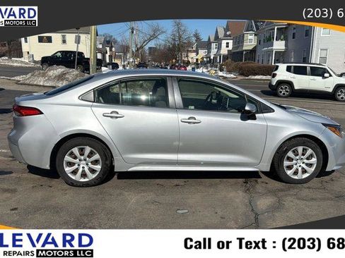 Used 2020 Toyota Corolla LE w/ Carpet Mat Package (TMS) FWD image 7