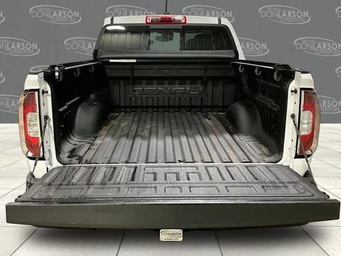 Used 2021 GMC Canyon Denali image 9