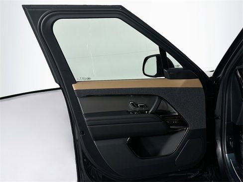 New 2026 Land Rover Range Rover Sport Dynamic SE image 11