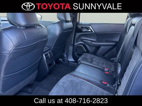 Used 2024 Mitsubishi Outlander SE image 5