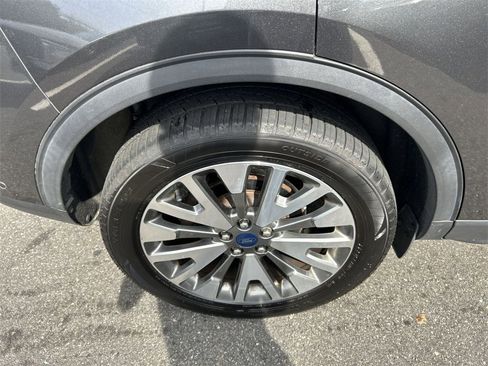 Used 2020 Ford Escape Titanium image 12