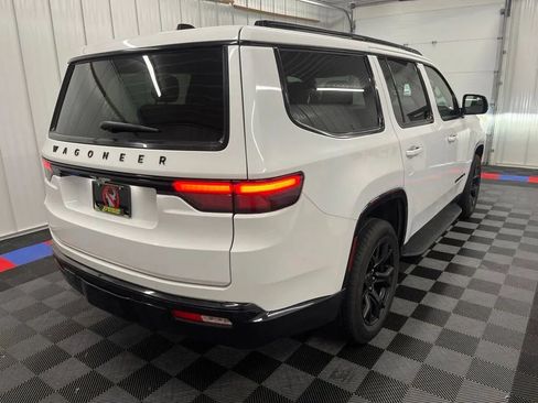 Used 2024 Jeep Wagoneer Series II AWD/4WD image 3