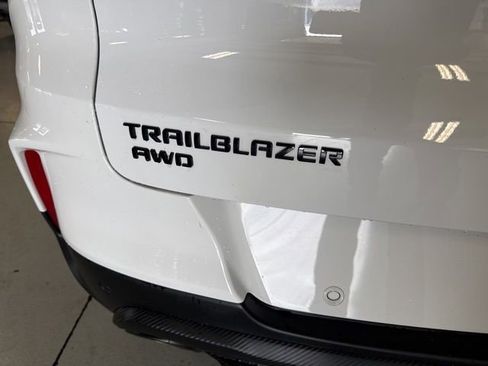 Used 2024 Chevrolet TrailBlazer RS AWD/4WD image 13