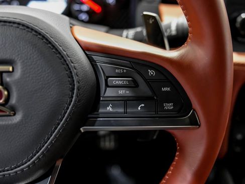 Used 2021 Nissan GT-R Premium image 12