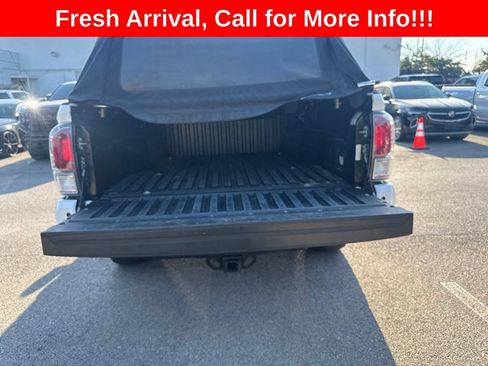 Used 2020 Toyota Tacoma TRD Off-Road w/ Technology Package AWD/4WD image 21