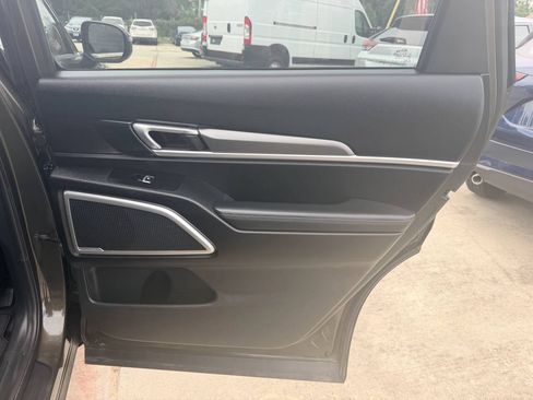 Used 2020 Kia Telluride S w/ S 8 Passenger Seating Package FWD image 17