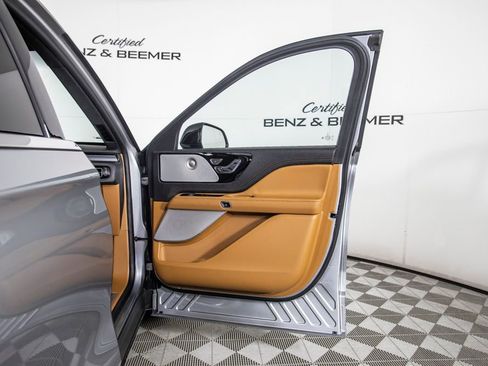 Used 2023 Lincoln Aviator Black Label w/ Dynamic Handling Package image 17