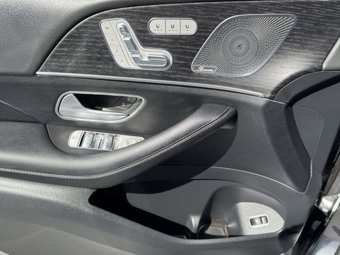 New 2025 Mercedes-Benz GLS 580 4MATIC image 9