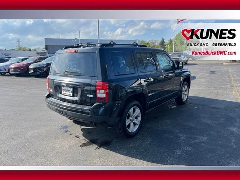 Used 2011 Jeep Patriot Latitude AWD/4WD image 5